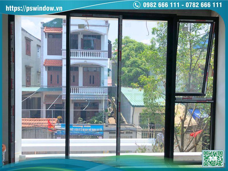 Vách nhôm Xingfa hệ 55 kết hợp cửa sổ mở hất 1 cánh